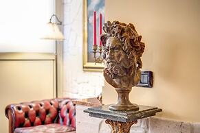 Aurelius Art Gallery Hotel