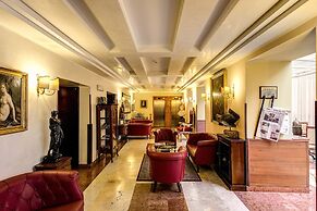 Aurelius Art Gallery Hotel