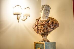 Aurelius Art Gallery Hotel