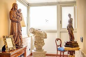 Aurelius Art Gallery Hotel