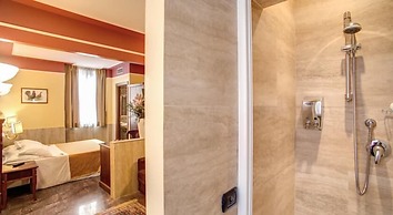 Aurelius Art Gallery Hotel