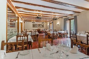 De La Trucha Hotel