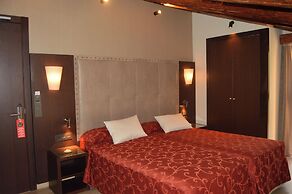 De La Trucha Hotel