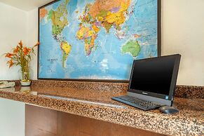 Quality Inn Monterrey La Fe