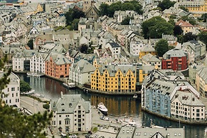Hotel Brosundet