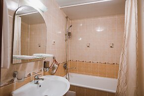 Amaks Safar Hotel