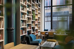 Aris Grand-Place Hotel