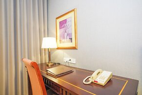 Broadway Mansions Hotel - On the Bund