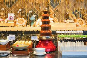 Broadway Mansions Hotel - On the Bund