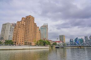 Broadway Mansions Hotel - On the Bund