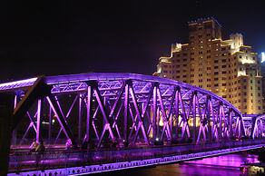 Broadway Mansions Hotel - On the Bund