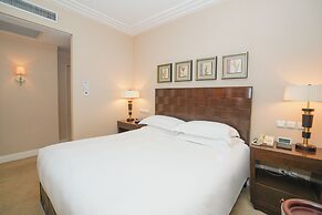 Broadway Mansions Hotel - On the Bund