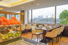 Broadway Mansions Hotel - On the Bund