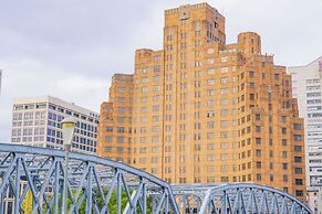 Broadway Mansions Hotel - On the Bund
