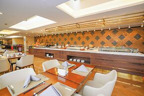 Broadway Mansions Hotel - On the Bund