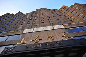 Broadway Mansions Hotel - On the Bund