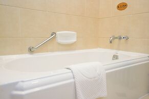 Broadway Mansions Hotel - On the Bund