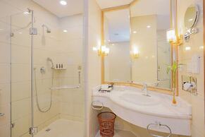 Broadway Mansions Hotel - On the Bund