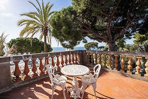 Hotel Roger de Flor Seleqtta