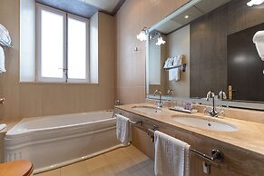 Hotel Roger de Flor Seleqtta