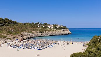 Insotel Cala Mandi­a Resort & Spa