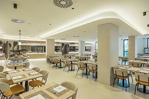 Hotel RH Arena By Hoteles RH
