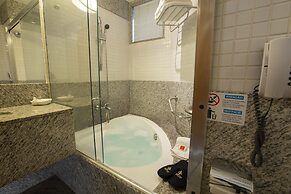 Golden Tower Pinheiros by Fênix Hotéis