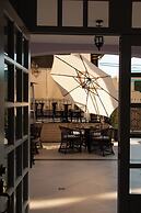 Casa Bonita Hotel + Cocina