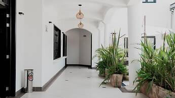 Casa Bonita Hotel + Cocina