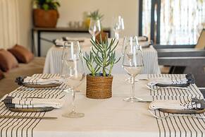 Casa Bonita Hotel + Cocina