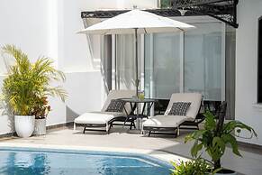 Casa Bonita Hotel + Cocina