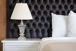 Casa Bonita Hotel + Cocina