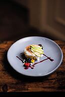 Casa Bonita Hotel + Cocina