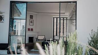 Casa Bonita Hotel + Cocina