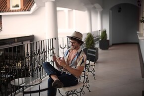 Casa Bonita Hotel + Cocina