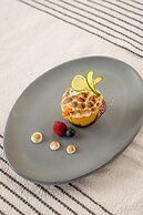 Casa Bonita Hotel + Cocina