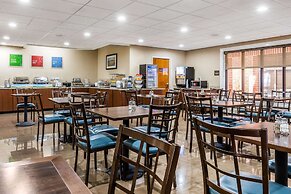 Comfort Inn & Suites Airport - American Way