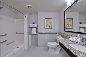 Holiday Inn Express & Suites New Berlin by IHG