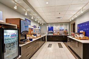 Holiday Inn Express & Suites New Berlin by IHG