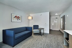 Holiday Inn Express & Suites New Berlin by IHG