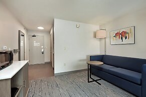 Holiday Inn Express & Suites New Berlin by IHG