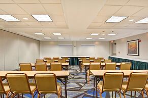 Holiday Inn Express & Suites New Berlin by IHG