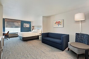 Holiday Inn Express & Suites New Berlin by IHG