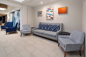 Holiday Inn Express Hotel & Suites Grand Rapids-North by IHG
