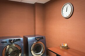 Holiday Inn Express Hotel & Suites Grand Rapids-North by IHG