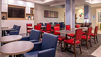 Holiday Inn Express Hotel & Suites Mount Pleasant by IHG