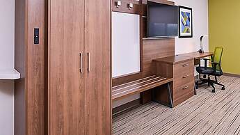 Holiday Inn Express Hotel & Suites Mount Pleasant by IHG