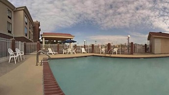 Holiday Inn Express & Suites Forest by IHG