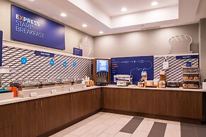 Holiday Inn Express Hotel & Suites Tampa-Anderson Rd/Veteran by IHG