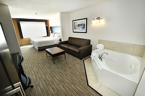 Holiday Inn Express Hotel & Suites Grand Forks by IHG